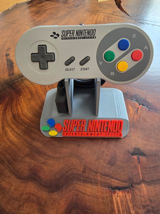 Soporte/ expositor mando SNES