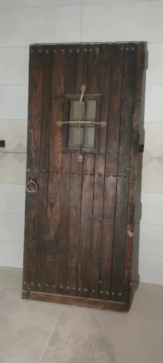 Puerta de madera de mobila