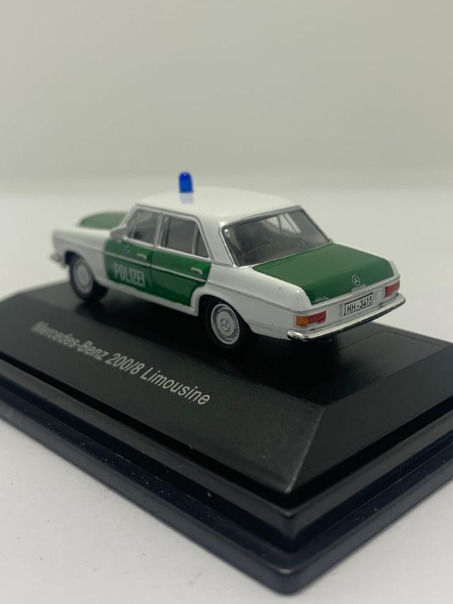Mercedes 200/8 Schuco 1/87