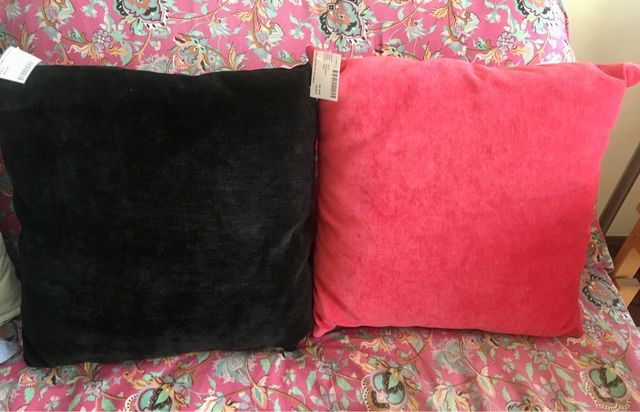 COJINES NUEVOS 40 x 40 CM