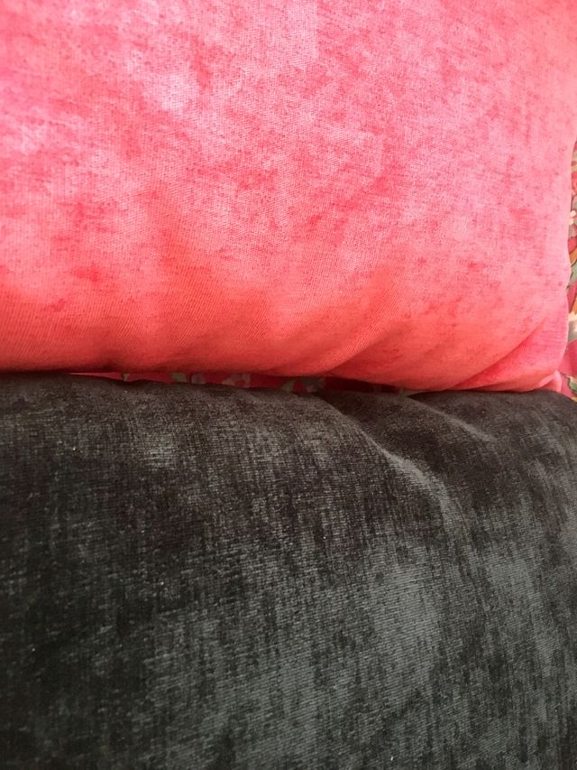 COJINES NUEVOS 40 x 40 CM