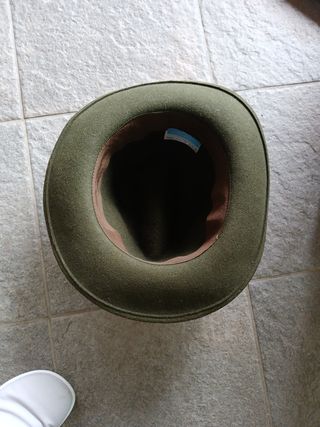 Cappello feltro verde oliva