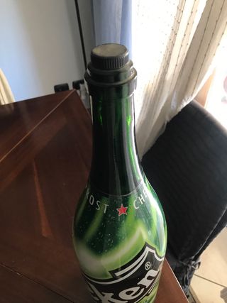 Bottiglia Heineken gigante