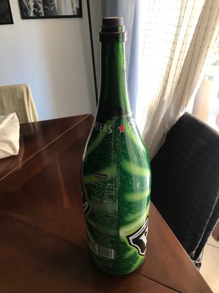 Bottiglia Heineken gigante