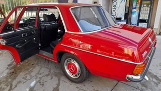 Mercedes-Benz 240D caja W115