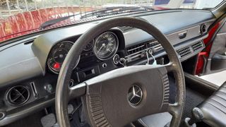 Mercedes-Benz 240D caja W115
