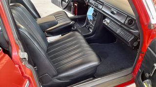 Mercedes-Benz 240D caja W115