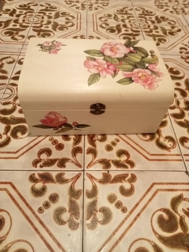 Caja madera vintage flores