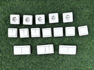 18 interruptores y enchufes usados