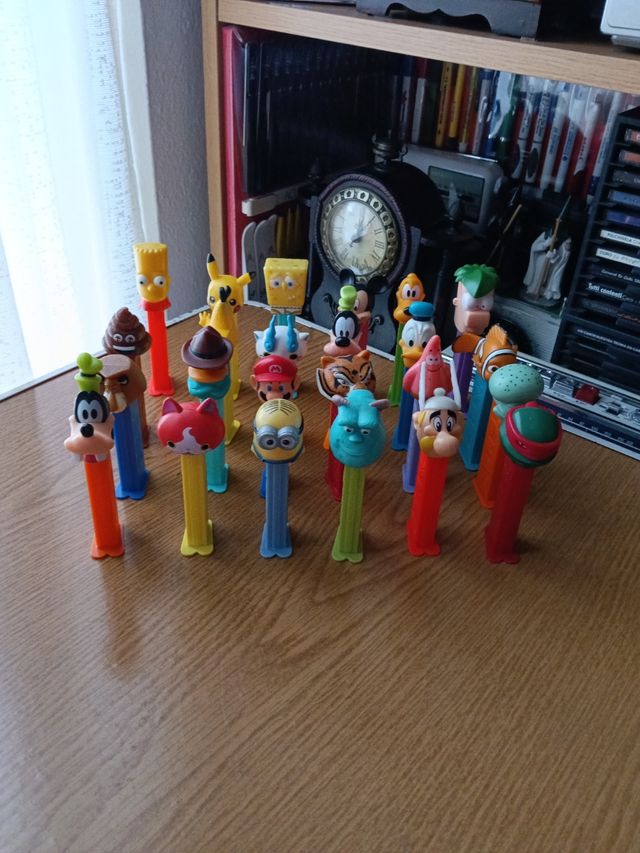 24 Dispensadores de chuches Pez