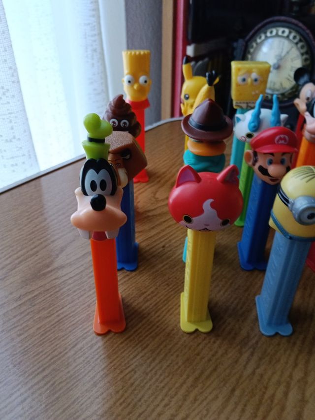 24 Dispensadores de chuches Pez