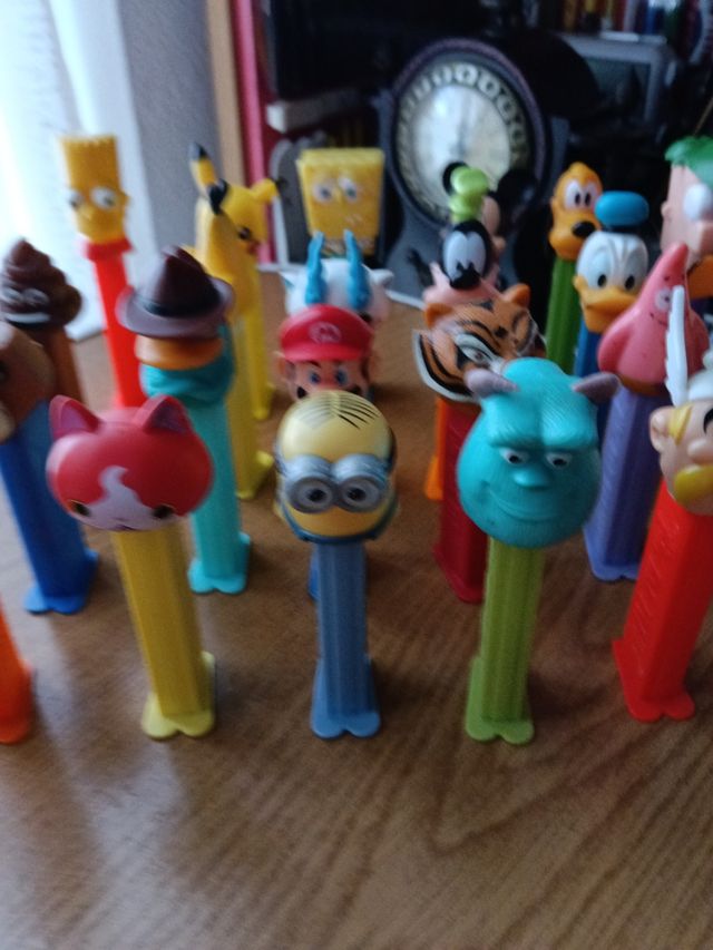 24 Dispensadores de chuches Pez