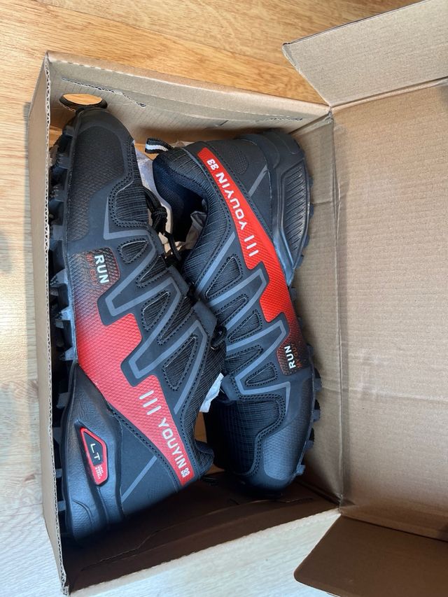 Zapatillas YOUYIN montaña - rojas y negras  nuevas