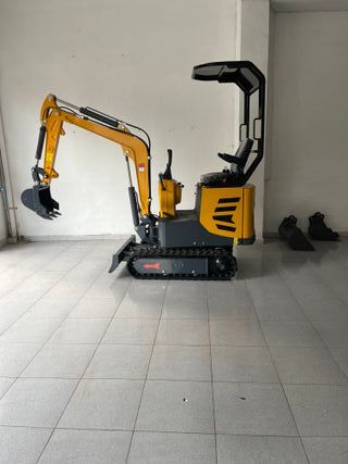 Miniexcavadora de 800 kg – Compacta, Potente.