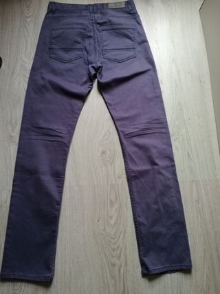 Pantalón vaquero chico. Talla 38 