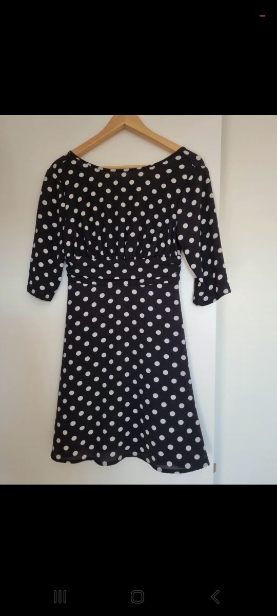 Vestido lunares blanco y negro