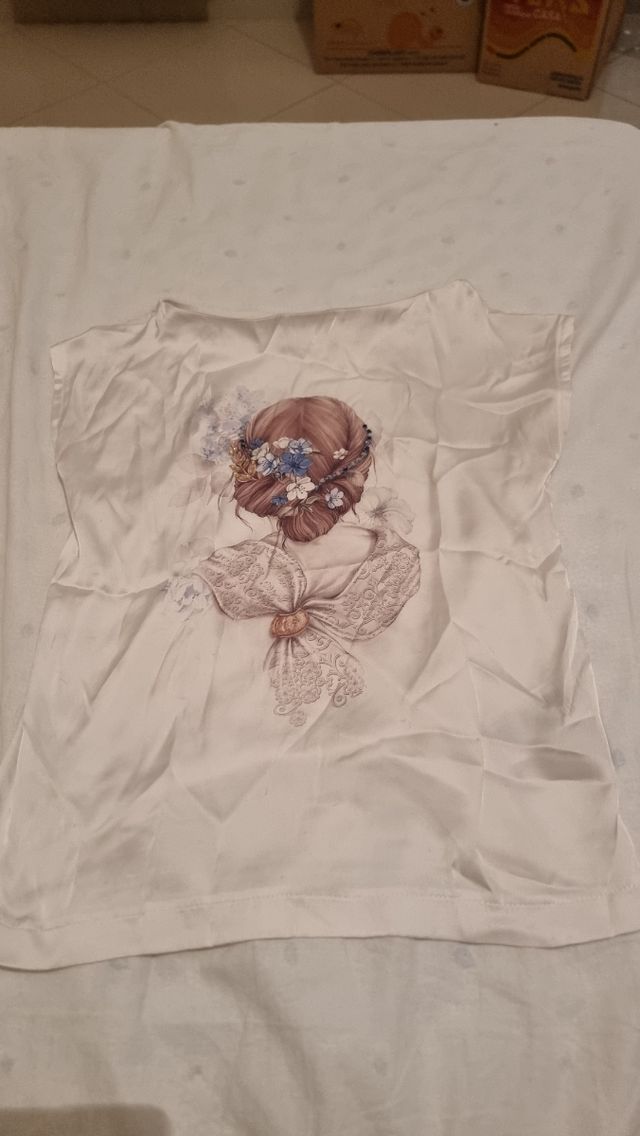 Maglietta estiva bianca stampa floreale