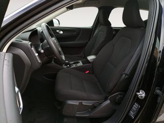 Volvo XC40 Momentum Core 2WD