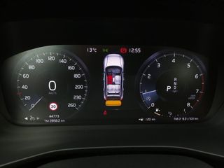 Volvo XC40 Momentum Core 2WD