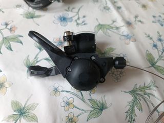 Maneta Shimano y Desviador Shimano 9v