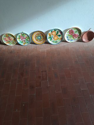 Piatti decorati da appendere alle pareti