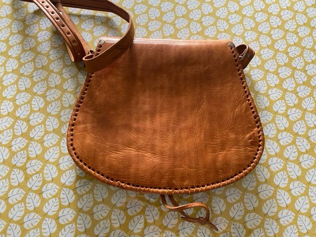 Bolso piel hecho a mano marron