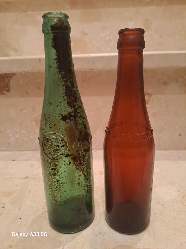Botellas antiguas Cerveza  Moritz y huertana relie