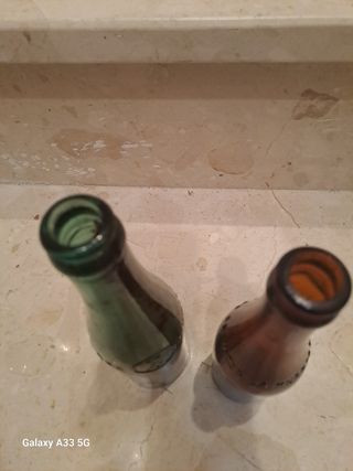 Botellas antiguas Cerveza  Moritz y huertana relie