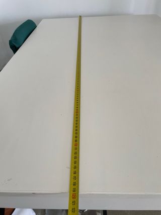 Mesa alta, ideal para comedor.