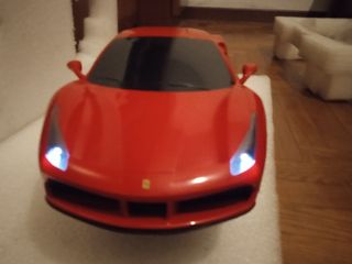 Ferrari 488 GTB telecomandata scala 1/12  
