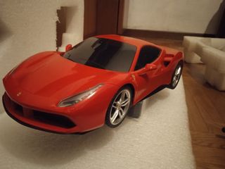 Ferrari 488 GTB telecomandata scala 1/12  