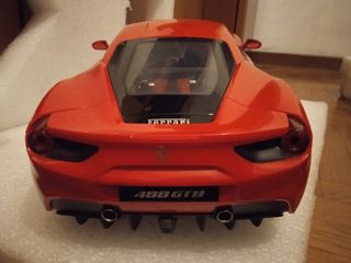 Ferrari 488 GTB telecomandata scala 1/12  