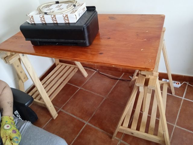 MESA CON PAR DE BORRIQUITAS REGULABLESTA