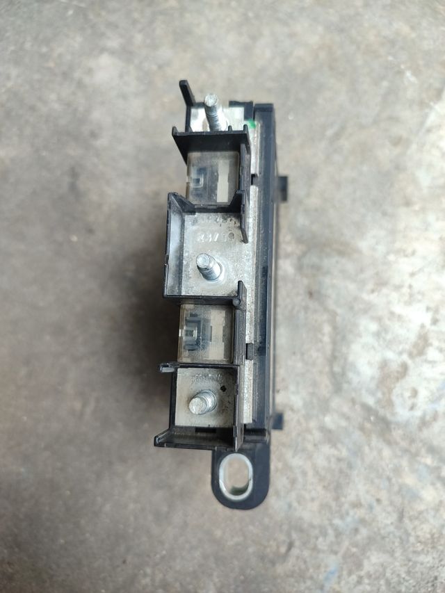 Caja fusibles 241148785R