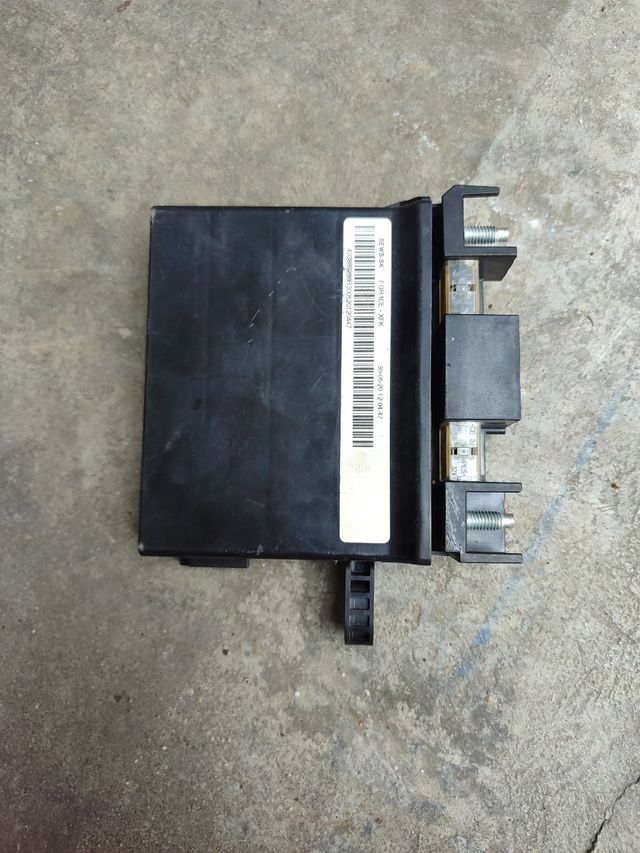 Caja fusibles 241148785R