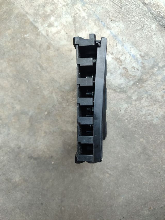 Caja fusibles 241148785R