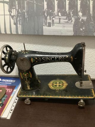 Antigua máquina de coser SINGER