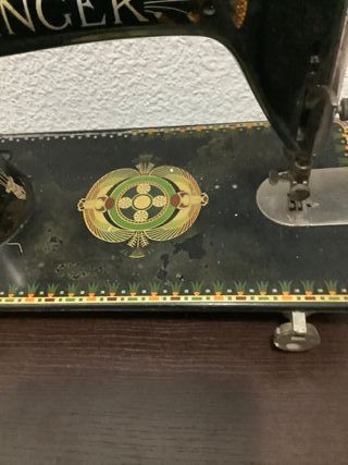 Antigua máquina de coser SINGER