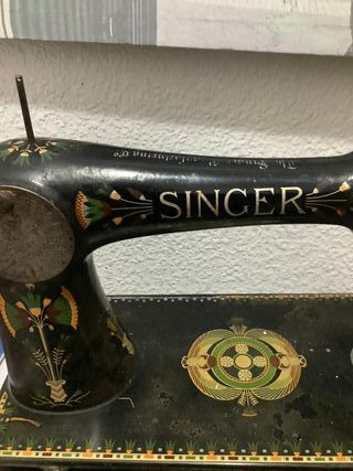 Antigua máquina de coser SINGER