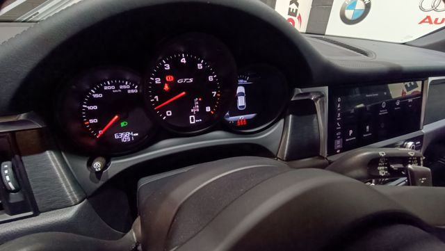 PORSCHE Macan GTS