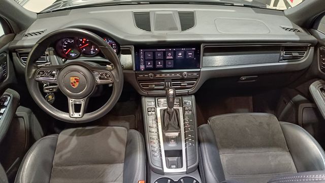 PORSCHE Macan GTS