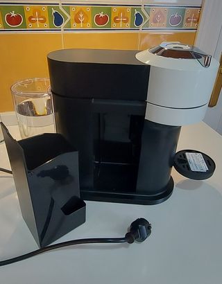 Cafetera NESPRESSO Vertuo Next