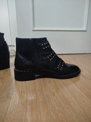 Botas negras - Tachuelas