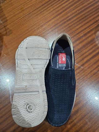 Zapatos Fluchos Piel Azul  Marino .. Talla 39