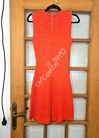 Vestido corto punto botones joya naranja zara
