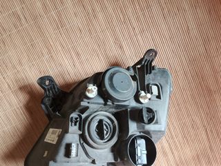 Faro derecho Opel Meriva 2003