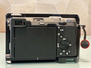 Sony Alpha 7|| + SmallRig +objectivo E 28-70 Sony