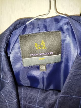 Traje azul a cuadros