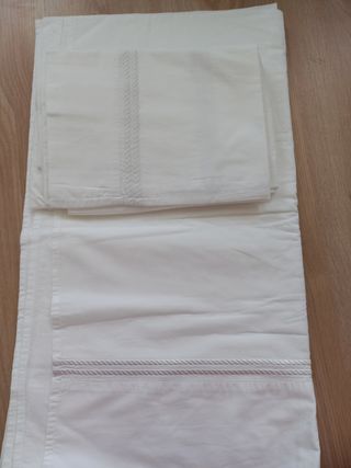2 sábanas blancas de algodón 