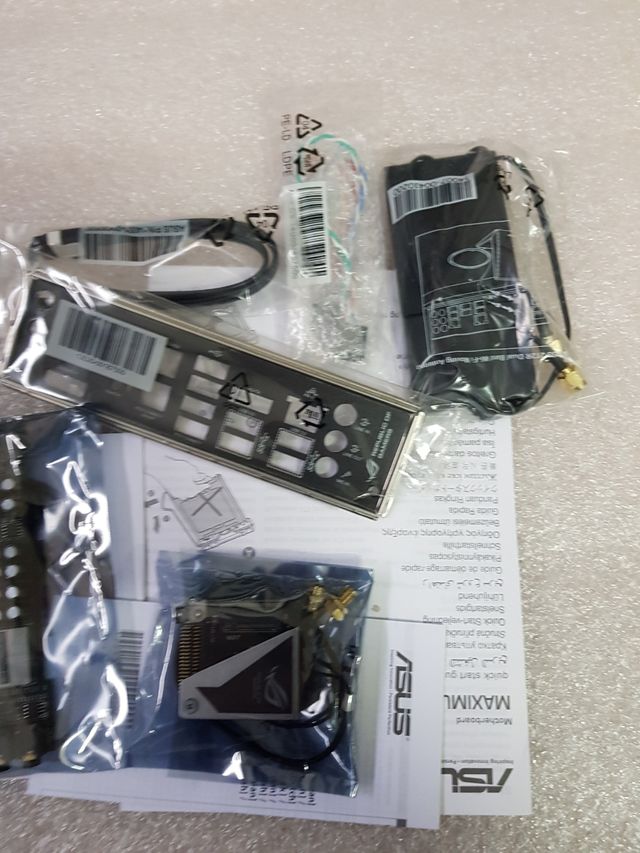 ASUS ROG Maximus VI Impact: Accessori